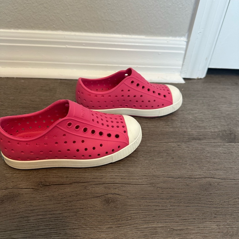 Natives pink Jeffersons Shoes